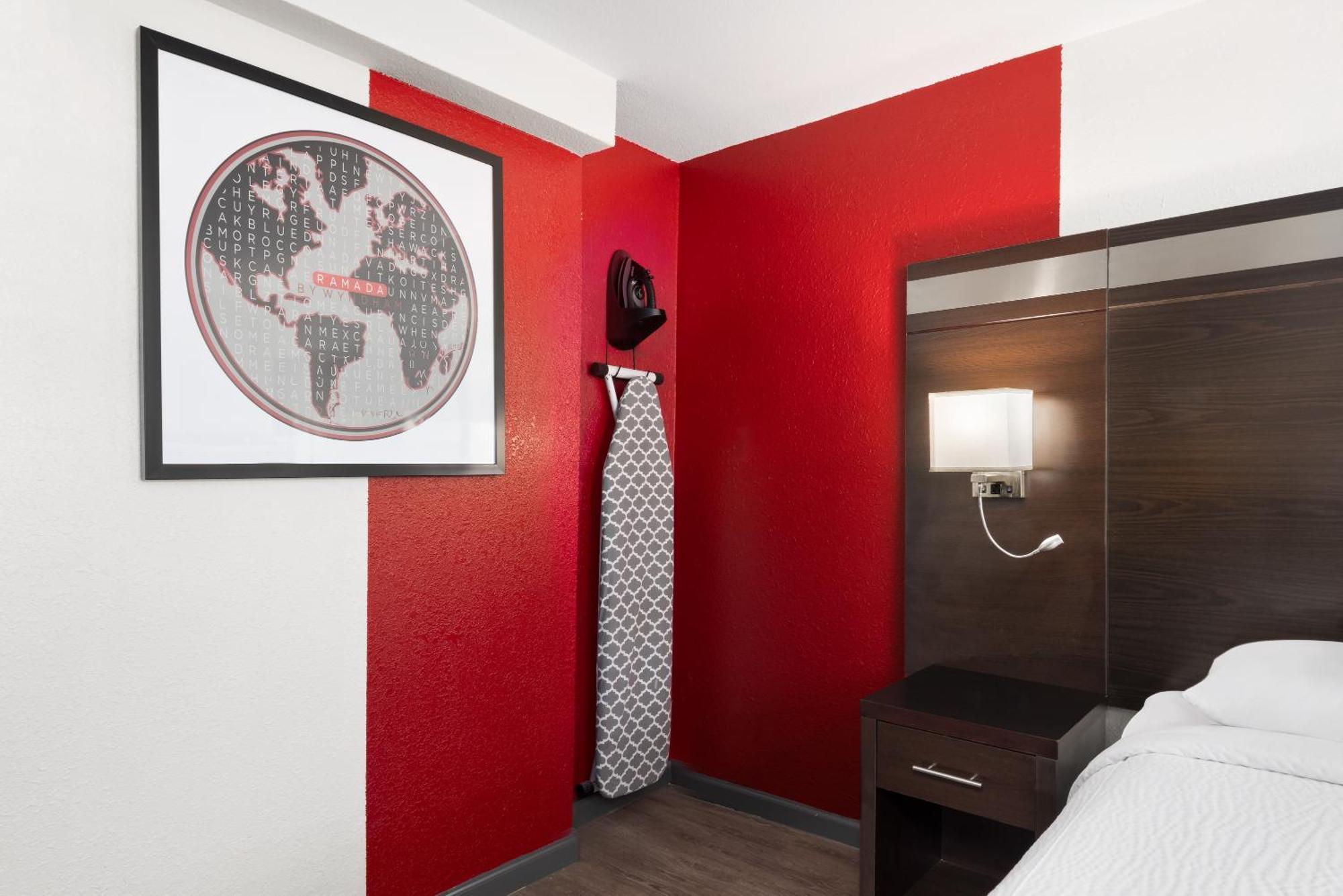 Ramada By Wyndham Medford Airport North Motel Екстериор снимка