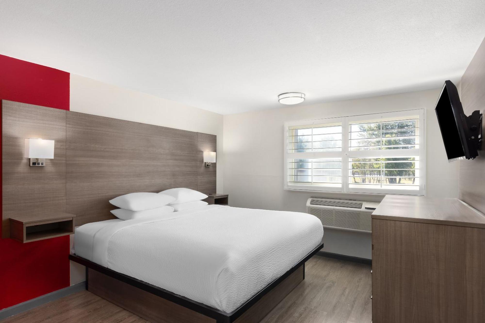Ramada By Wyndham Medford Airport North Motel Екстериор снимка