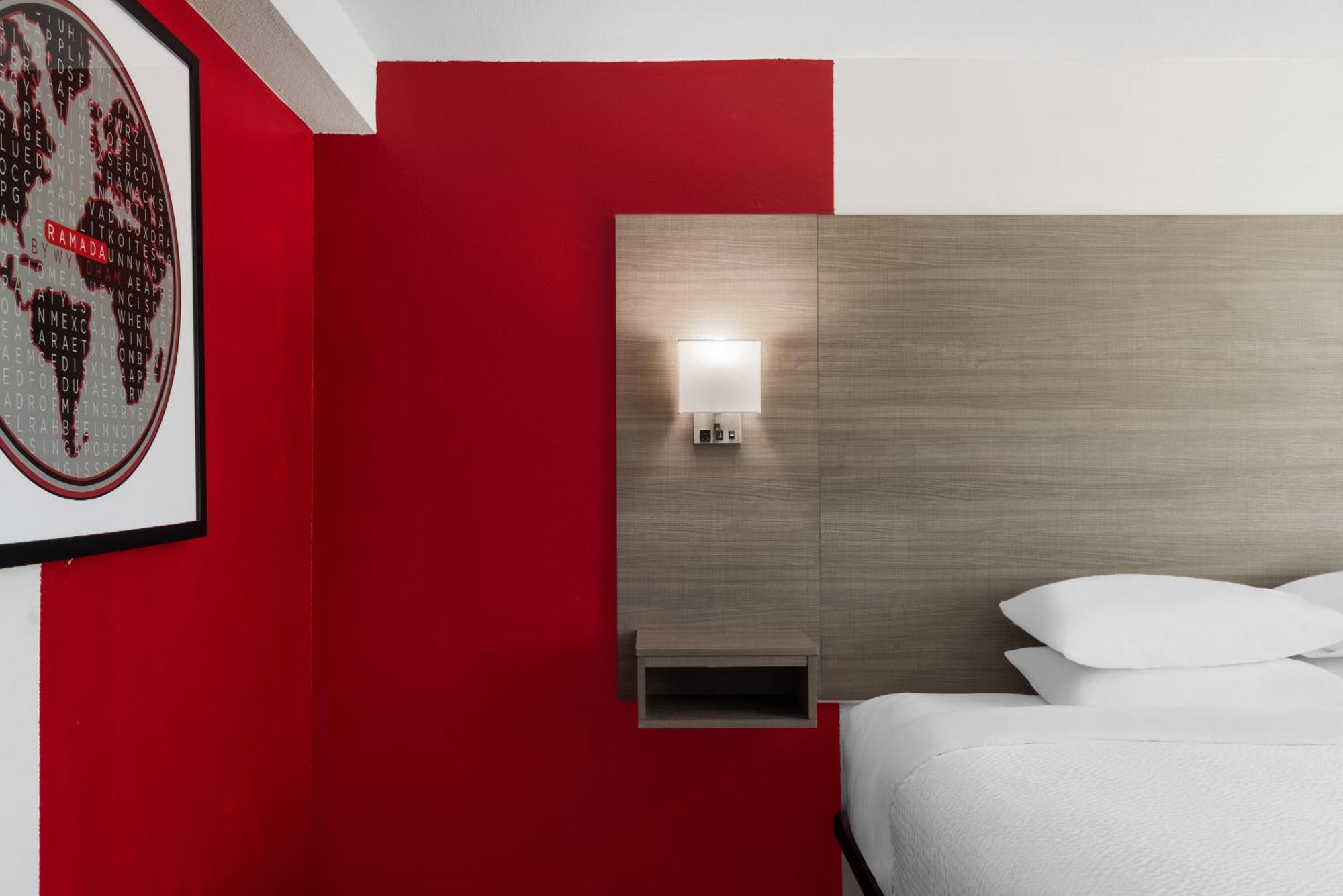 Ramada By Wyndham Medford Airport North Motel Екстериор снимка