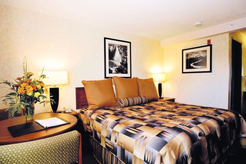 Ramada By Wyndham Medford Airport North Motel Екстериор снимка