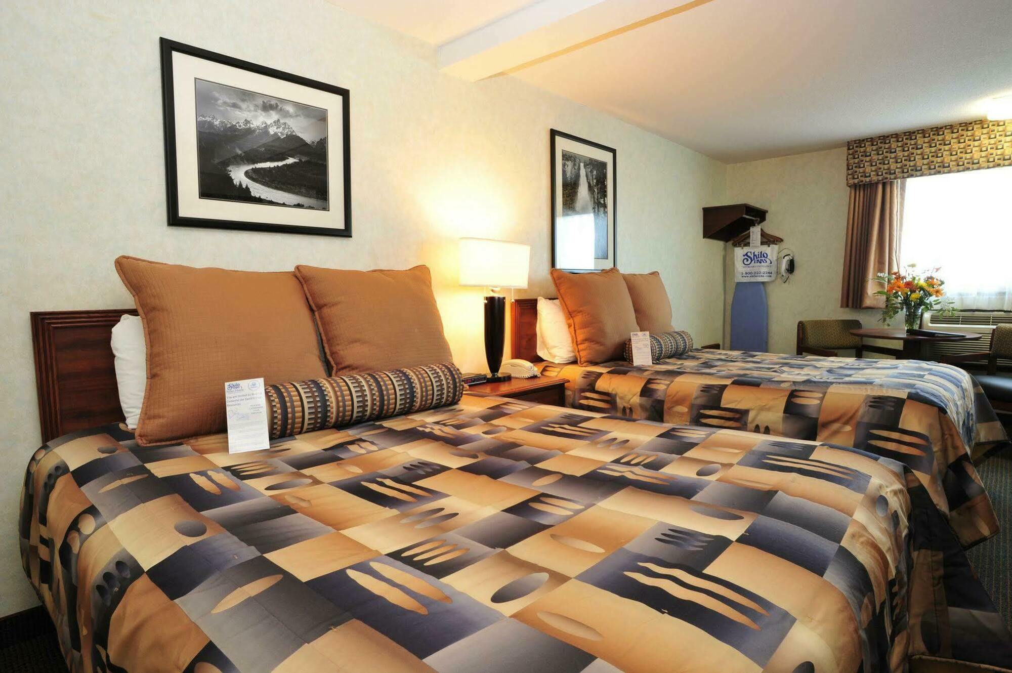 Ramada By Wyndham Medford Airport North Motel Екстериор снимка