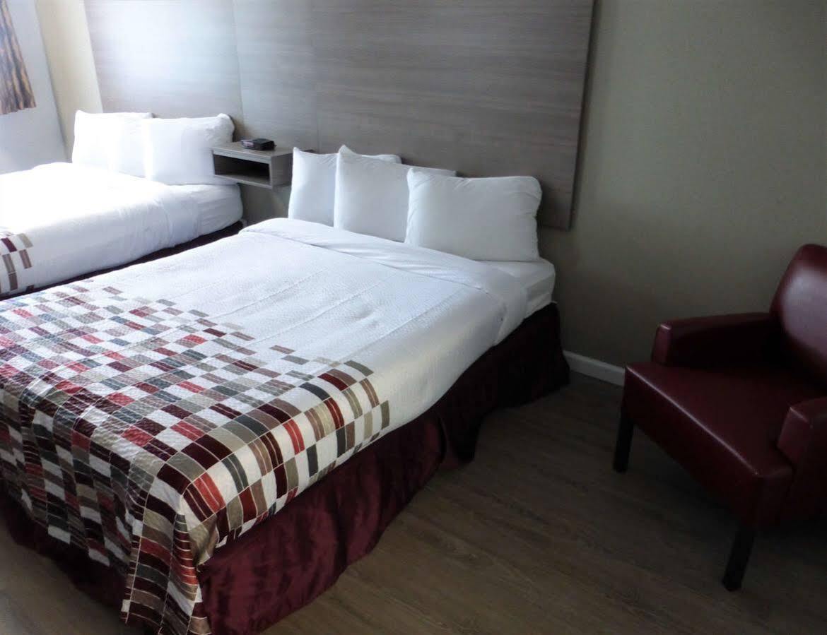 Ramada By Wyndham Medford Airport North Motel Екстериор снимка